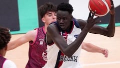 Abraham Juom Maker Bol, canterano del Baskonia nacionalizado español.