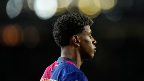 BARCELONA, 01/10/2024.- El delantero del Barcelona Lamine Yamal durante el encuentro correspondiente a la segunda jornada de la Liga de Campeones que disputan hoy martes FC Barcelona y Young Boys en el Estadio Olímpico Lluis Companys, en Barcelona. EFE/Alejamdro García

