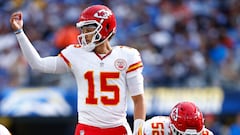 INGLEWOOD, CALIFORNIA - SEPTEMBER 29: Patrick Mahomes #15 of the Kansas City Chiefs signals at the line during the second half against the Los Angeles Chargers at SoFi Stadium on September 29, 2024 in Inglewood, California.   Ronald Martinez/Getty Images/AFP (Photo by RONALD MARTINEZ / GETTY IMAGES NORTH AMERICA / Getty Images via AFP)