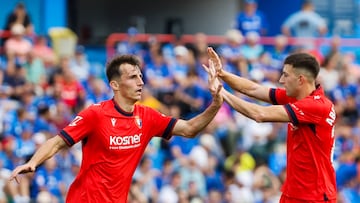 Budimir celebra su gol con Abel Bretones.