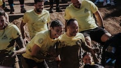 Momento de alegría entre dos concursantes de una de las pruebas de la Bestial Race Series.