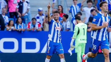 El canterano perico tuvo una de sus mejores tardes con el Espanyol. Hizo el hat trick perfecto: goles con cada una de las piernas y otro de cabeza.
