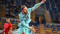 Gómez, un estilete en el extremo derecho del Barça.