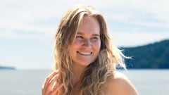 Asbjørg Nesje, especialista en Death Diving, sonriendo en un fiordo.