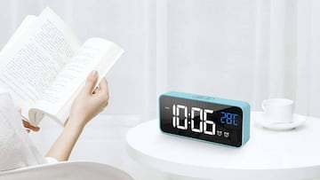 Despertador con alarma y reloj digital.