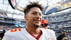 INGLEWOOD, CALIFORNIA - SEPTEMBER 29: Patrick Mahomes #15 of the Kansas City Chiefs reacts after defeating the Los Angeles Chargers 17-10 at SoFi Stadium on September 29, 2024 in Inglewood, California.   Kevork Djansezian/Getty Images/AFP (Photo by KEVORK DJANSEZIAN / GETTY IMAGES NORTH AMERICA / Getty Images via AFP)