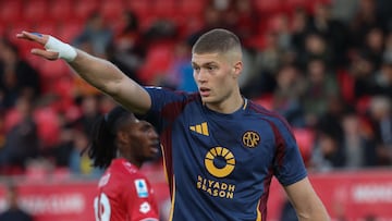 Artem Dovbyk.