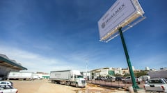 ZACATECAS, ZACATECAS, 14OCTUBRE2019.- Ignacio Ovalle Fernández, director general de Segalmex, y Verónica Díaz Robles, delegada de Programas para el Desarrollo en el Estado, encabezaron un recorrido por la preparación de operación de oficinas centrales del organismo de Seguridad Alimentaria Mexicana (Sagalmex) de la Secretaría de Agricultura y Desarrollo Rural (Sader). Aunque las instalaciones ya están terminadas, en los próximos días se realizará la inauguración oficial con la participación del secretario de Agricultura, Víctor Manuel Villalobos Arámbula, y del gobernador de Zacatecas, Alejandro Tello Cristerna.
FOTO: SADER-SEGALMEX /CUARTOSCURO.COM