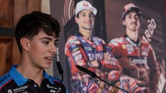El campeón del Mundo de Moto3, David Alonso, durante el acto de presentación del cartel del Gran Premio Motul de la Comunitat Valenciana.