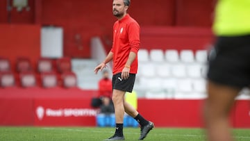 12-10-24. RUBÉN ALBÉS, ENTRENADOR DEL SPORTING.