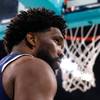 Embiid empieza entre algodones