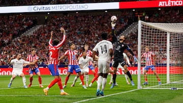 Oblak, en el derbi contra el Real Madrid.