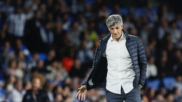 SAN SEBASTIÁN, 06/10/2024.- El entrenador de la Real Sociedad Imanol Alguacil durante el partido de Liga disputado entre Atlético de Madrid y Real Sociedad este domingo en el estadio de Anoeta. EFE/Javi Colmenero
