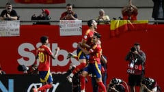 Zubimendi celebra el gol que dio la victoria a España ante Dinamarca en Murcia.