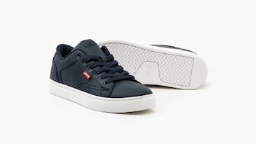 Las zapatillas Levi's Courtright son nuestro chollo del día en Amazon.